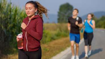 Behať či nebehať, to je otázka: Vtipná esej o dileme bežca